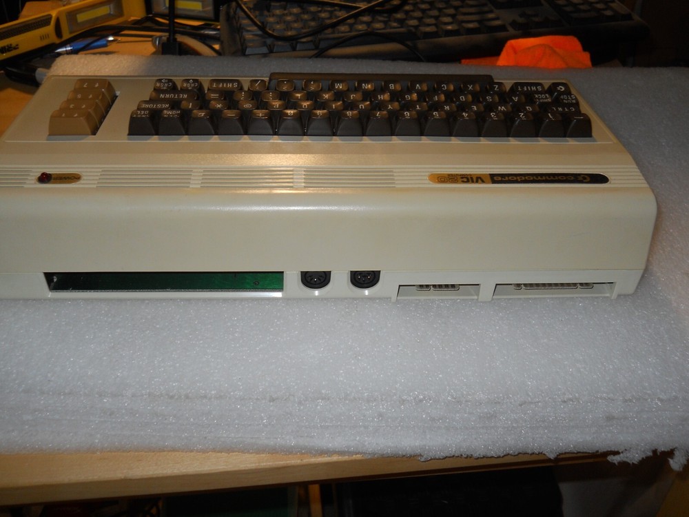 Commodore Vic-20 Computer - with 8K Ram Expansion Port & Documentation.