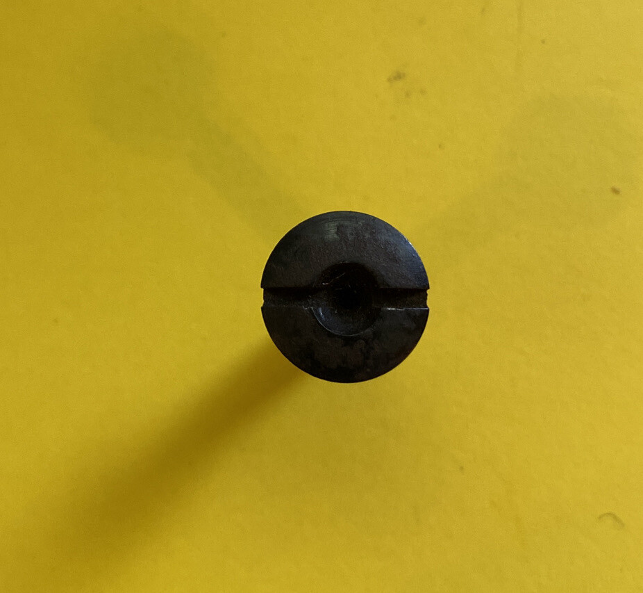 *USED* 22769A-UNION SPECIAL-SCREW FOR SEWING MACHINE*