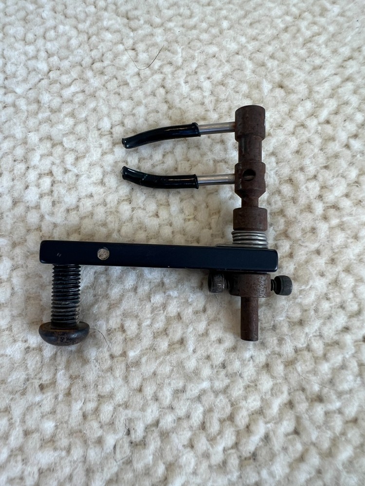 Dual Prong Spring Flipper Rest