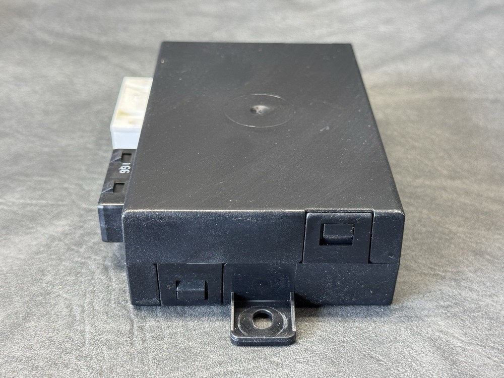 1996-1998 BMW Z3 Roadster Central Locking System Module OEM