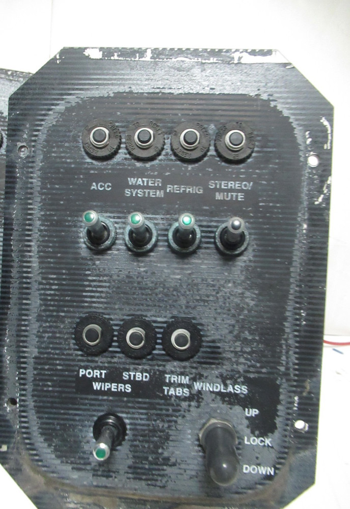 Boat TOGGLE SWITCH & BREAKER PANEL 6 X 8 3/4 WINDLASS SWITCH TOGGLE SWITCHES