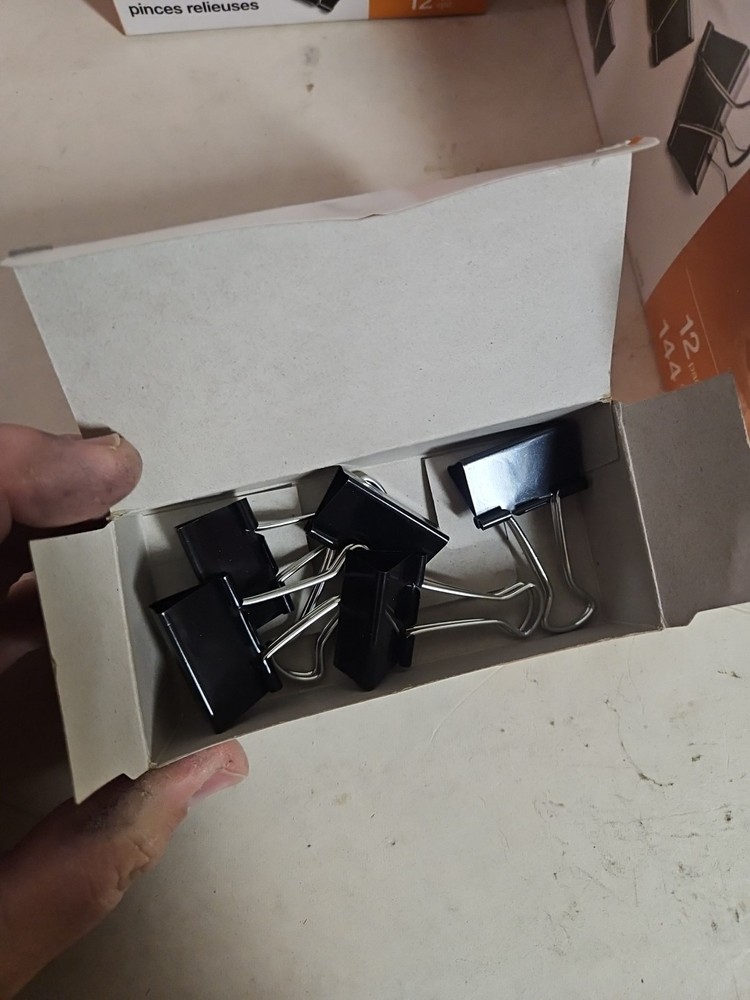 NEW Staples Medium Binder Clips, Black - 8.5 Boxes Total 101 Clips
