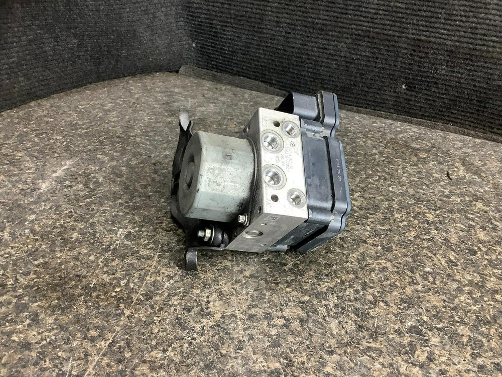 2012 Ducati Panigale 1199 1199S ABS Pump Module 204