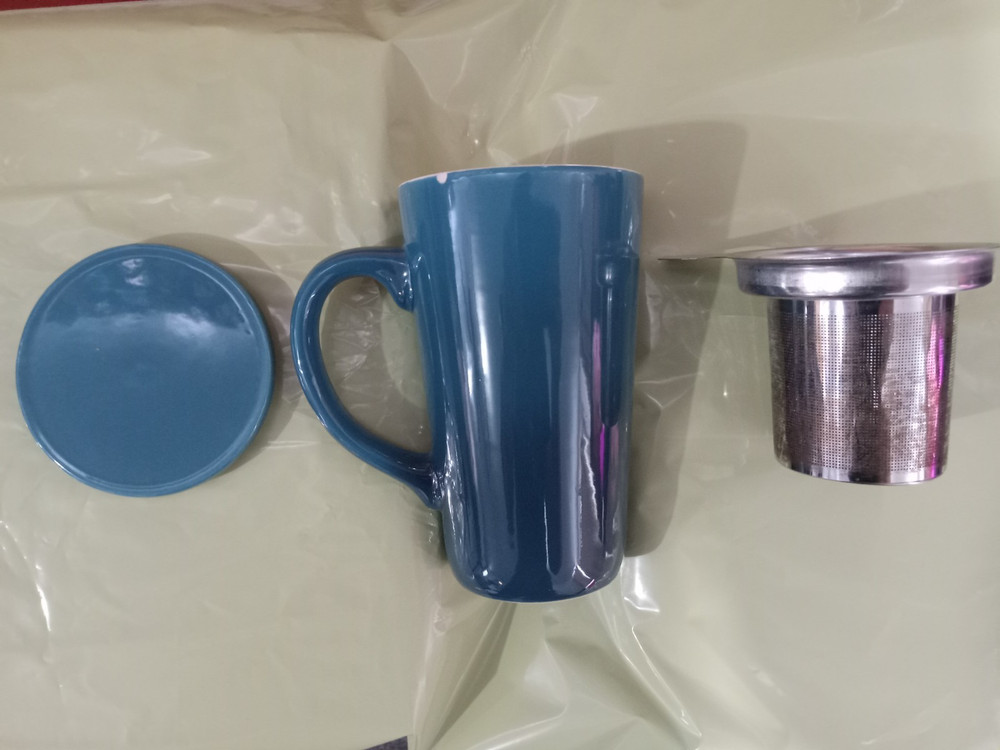 large blue tea cup with lid and infuser ~ 16 oz