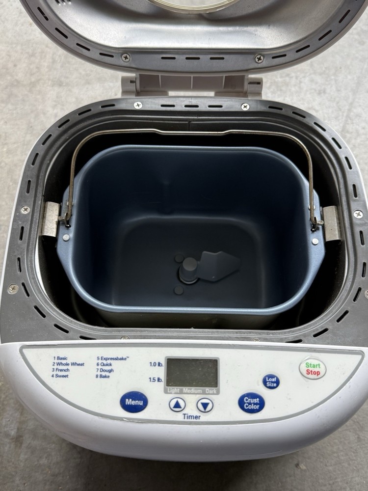 Oster 5858 Compact Breadmaker White 1.5lb ExpressBake Bread Machine Programmable