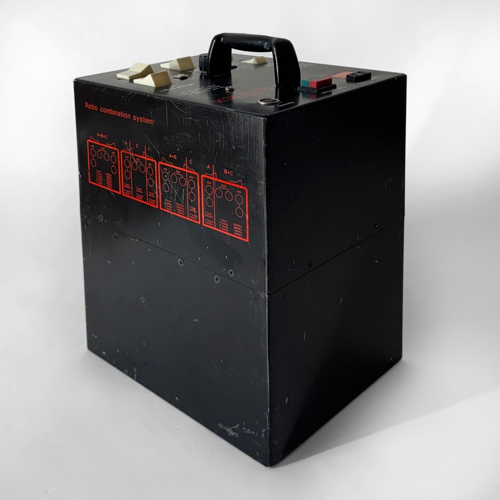 Speedotron 2403CX Pro Strobe Lighting Power Supply