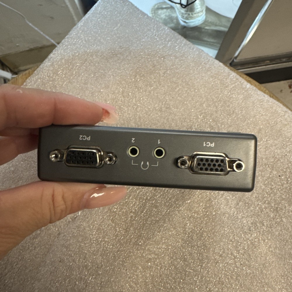 D-Link (KVM-121) 2-Port Switch