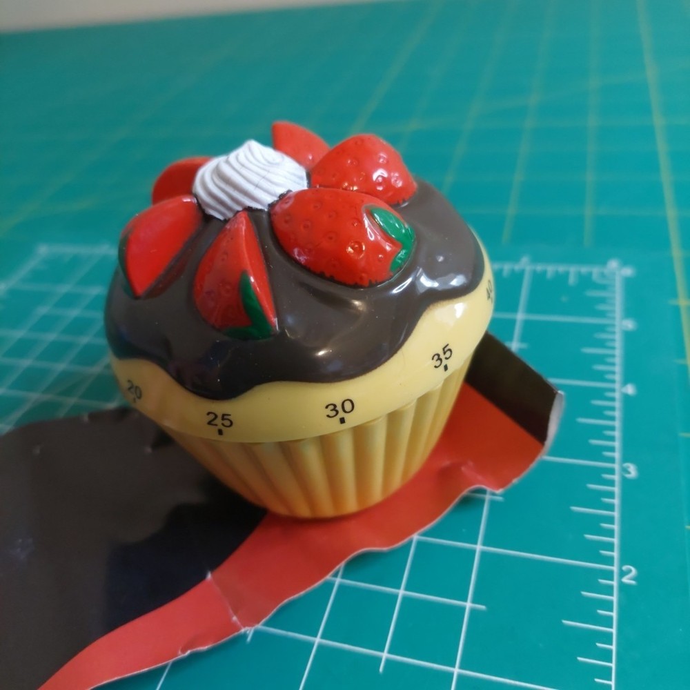 Kitchen Timer Strawberry Cake Cupcake 60 minute Global Decor NEW NIB