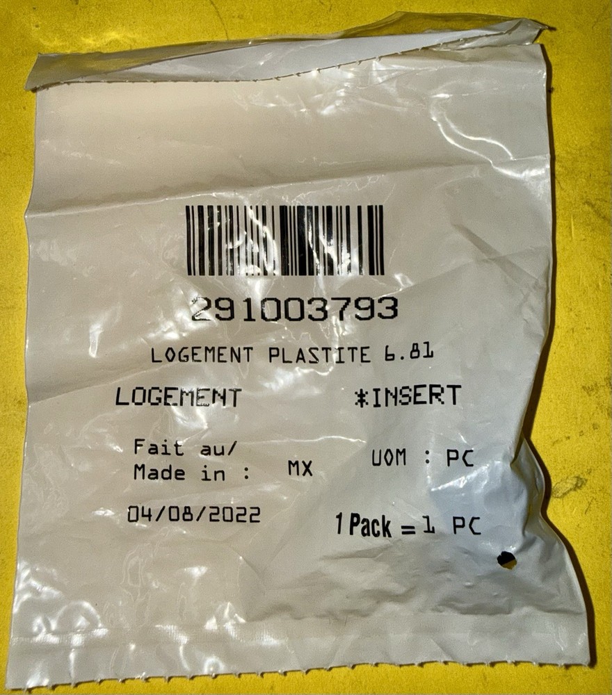 BRP OEM SeaDoo/CanAm Spyder insert 291003793 new