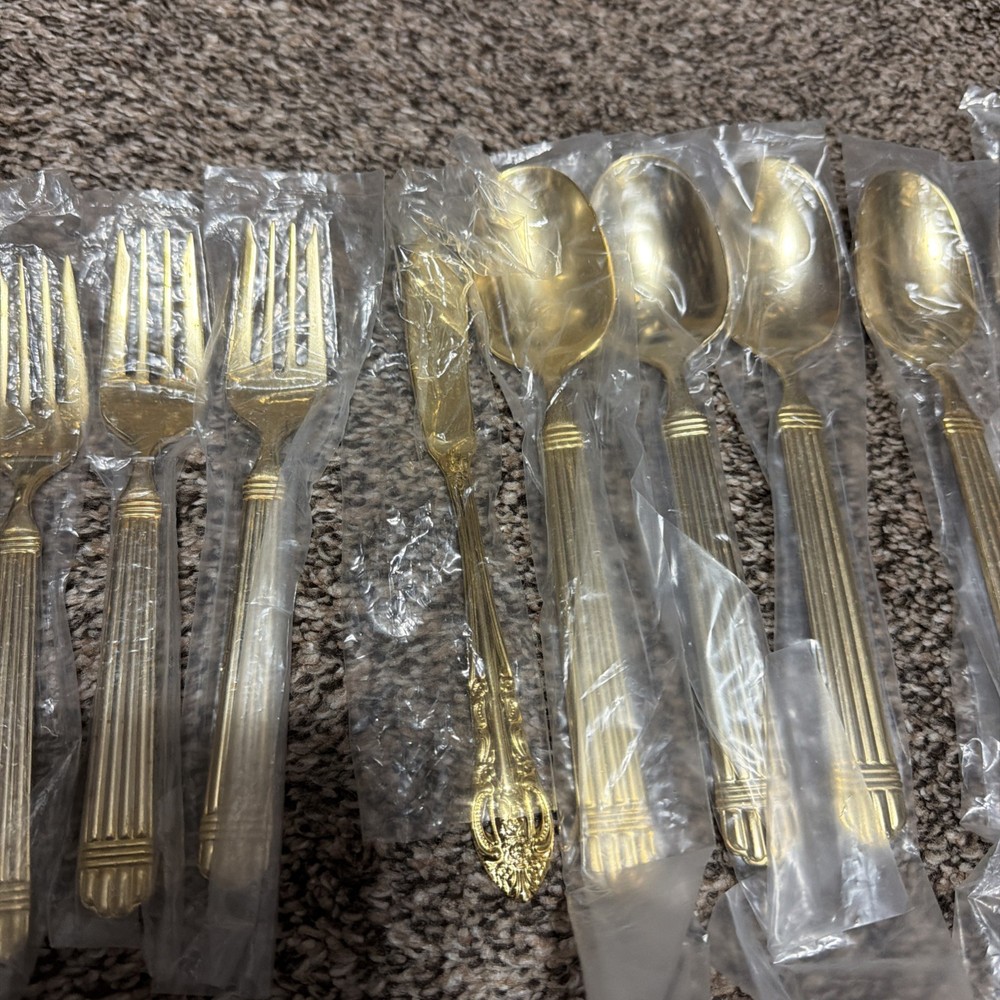 Hampton Forge 24 kT Gold Plated 17 pc Hotess Serving Set