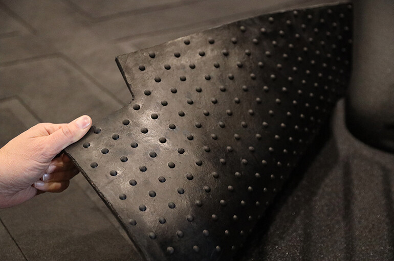 Dee Zee DZ76916 Heavyweight BED MAT