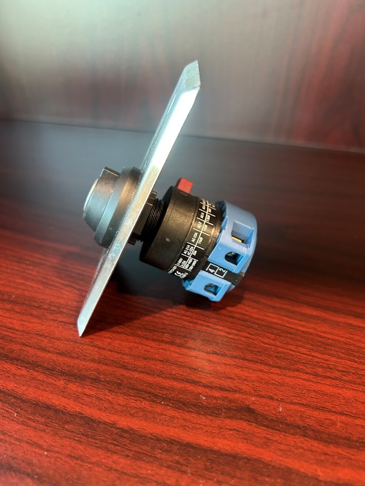 “LR Dynamics Key Operated Switch – Up/Down Control – Stainless