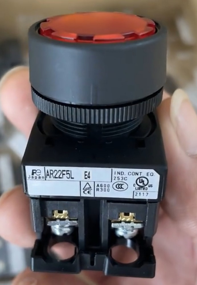 1pcs Fuji Electric Pushbutton switch with light AR22F5L-10E4R 24V