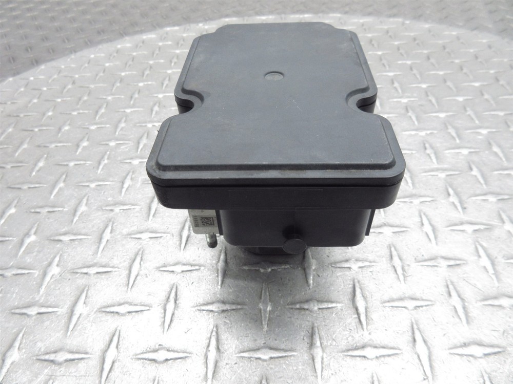 2018 Harley Electra Glide FLHTCU ABS Pump Anti Lock Brake Module Control Unit