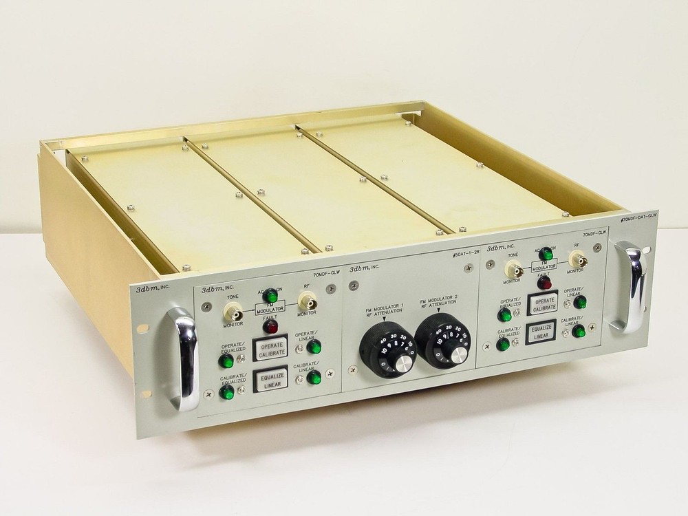 3dbm 70MDF-DAT-GLW Dual-Channel RF Satcom Signal Modulator - 19" Chassis