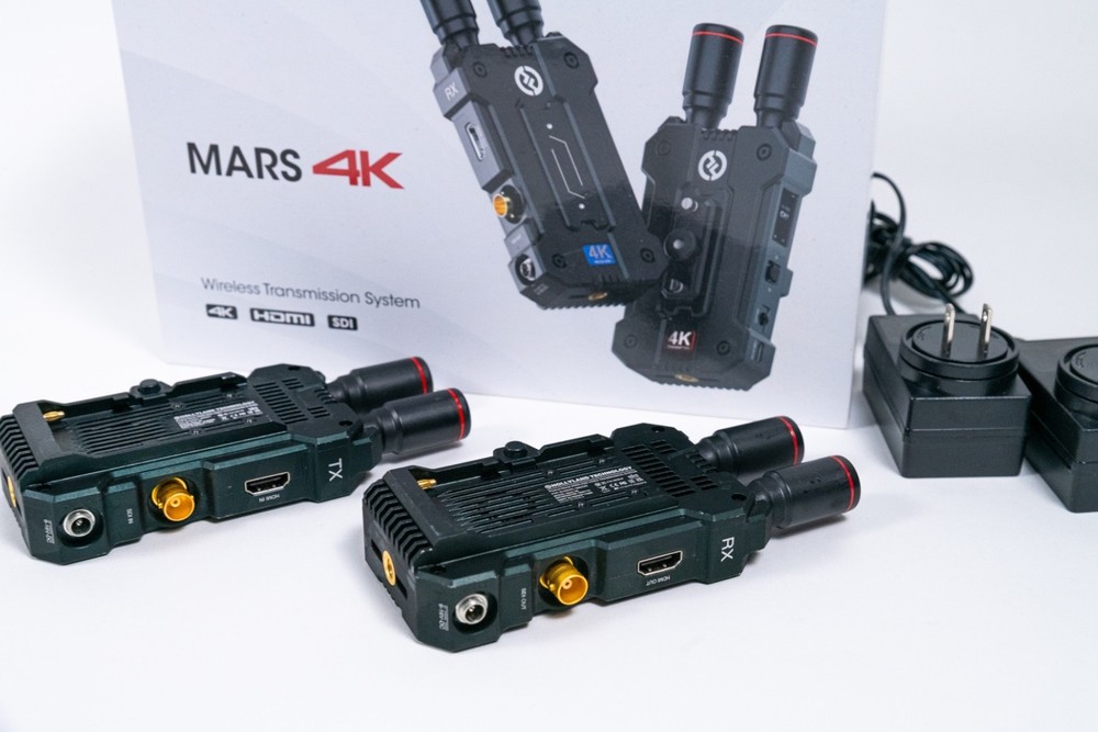hollyland mars 4k wireless video transmitter and receiver system with packaging