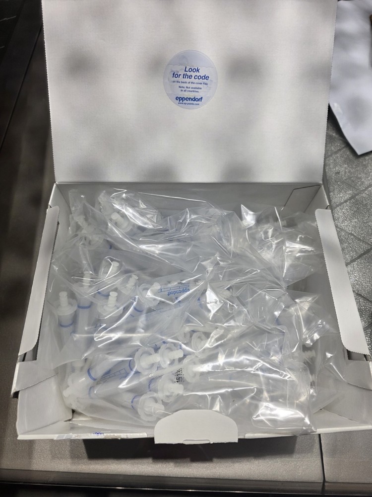 (800 pc) Eppendorf Combitips Advanced 5mL, 10mL, 25mL