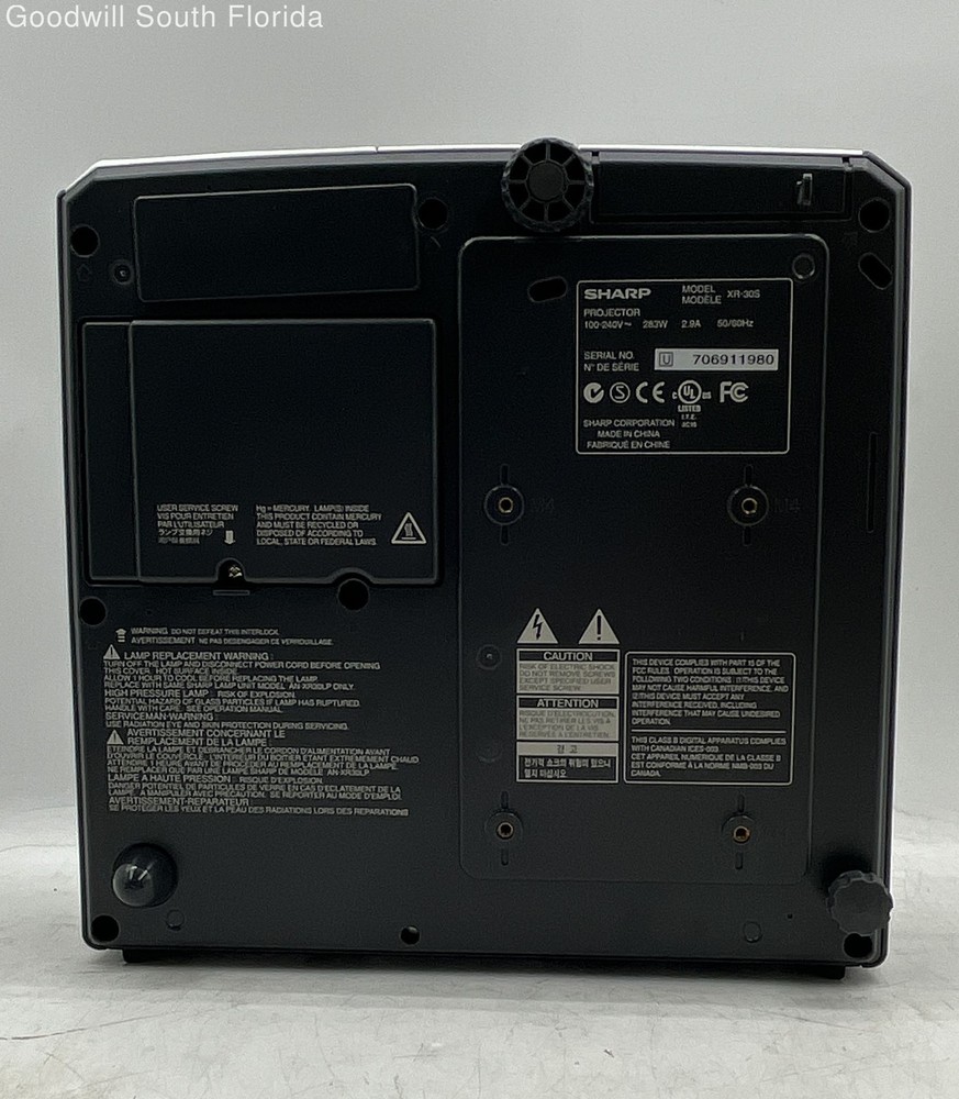 Sharp XR-30S Silver Note Vision DLP SVGA Projector With Case Not Tested