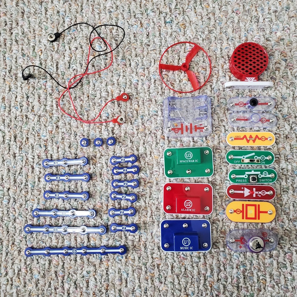 Snap Circuits Model SC-100 JR Kit Homeschool Electronics Educational Complete