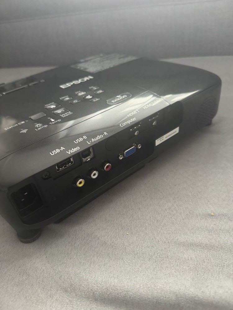 Epson EX9200 H722A LCD Projector With Ceiling Mount, Remote, Cable