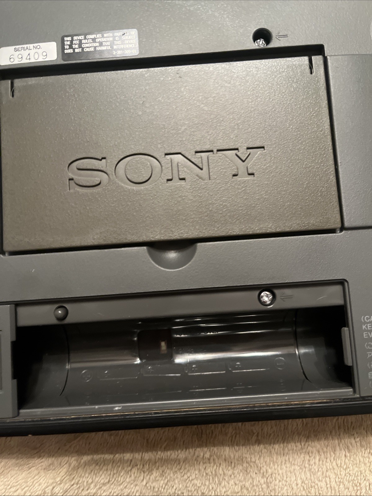 Sony ICF-SW77 World Band Receiver Radio Mint Condition Tested Works Great