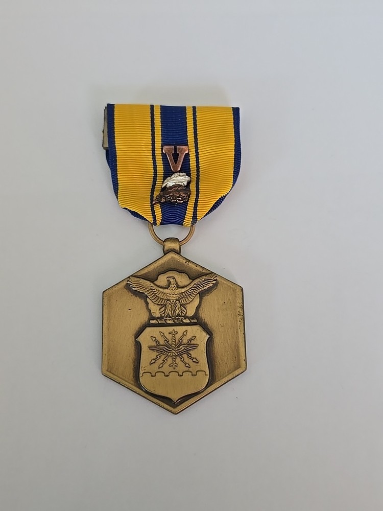 Air Force Commendation Medal- Complete Set-Case Box- Oak Leaf and V Device