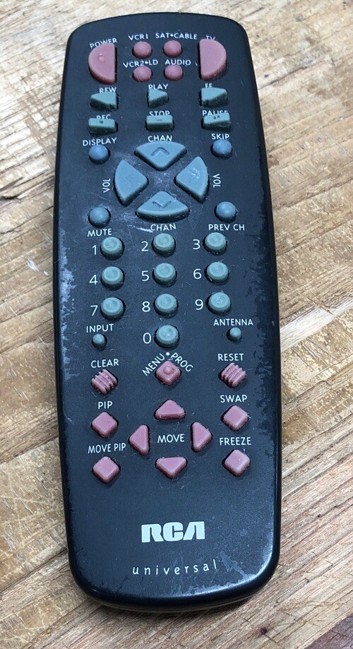 Used RCA Universal Remote Controller Sub 7 8R18064.