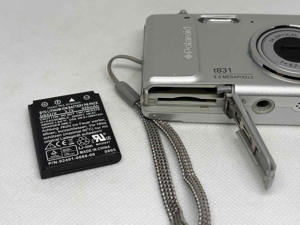 Polaroid t831 8.0 Megapixel Digital Camera - untested, read