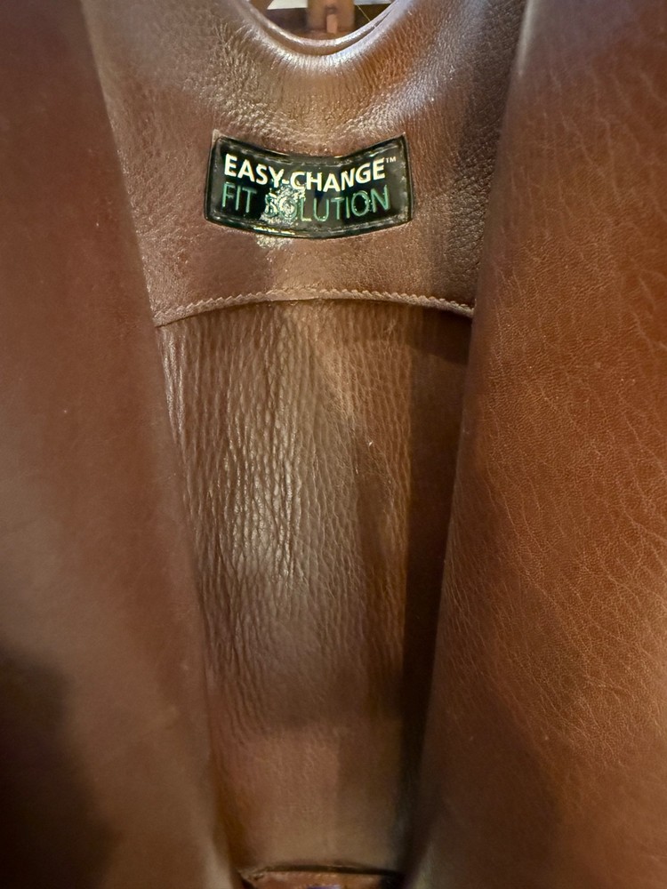 Bates elevation jumping saddle