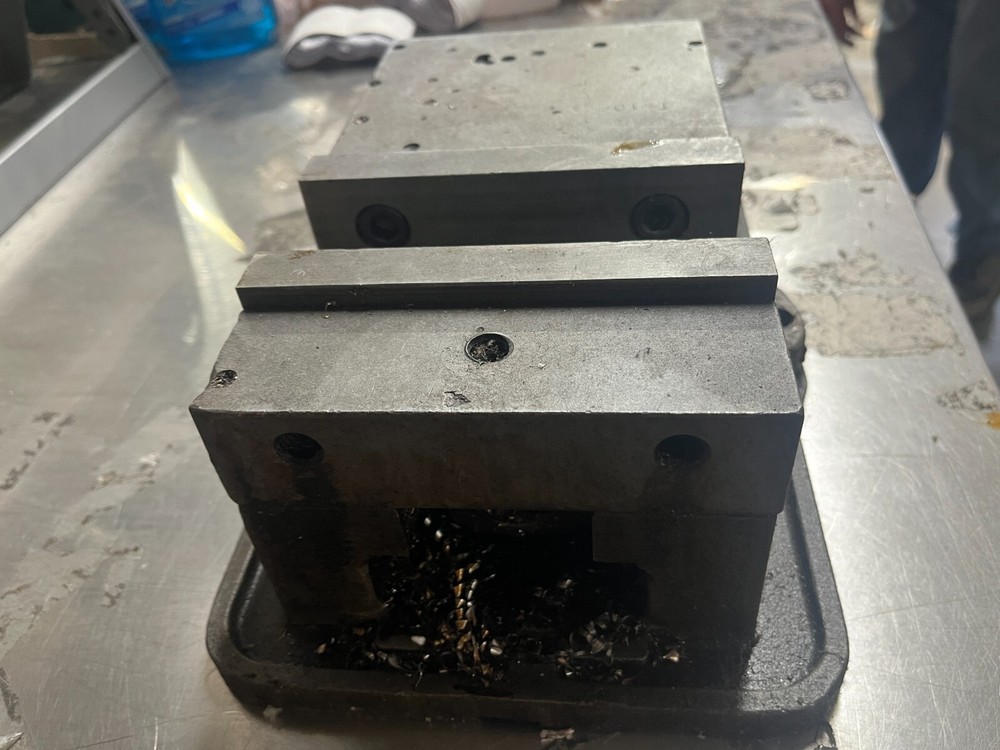 Kurt Vise removed from working mill no numbers