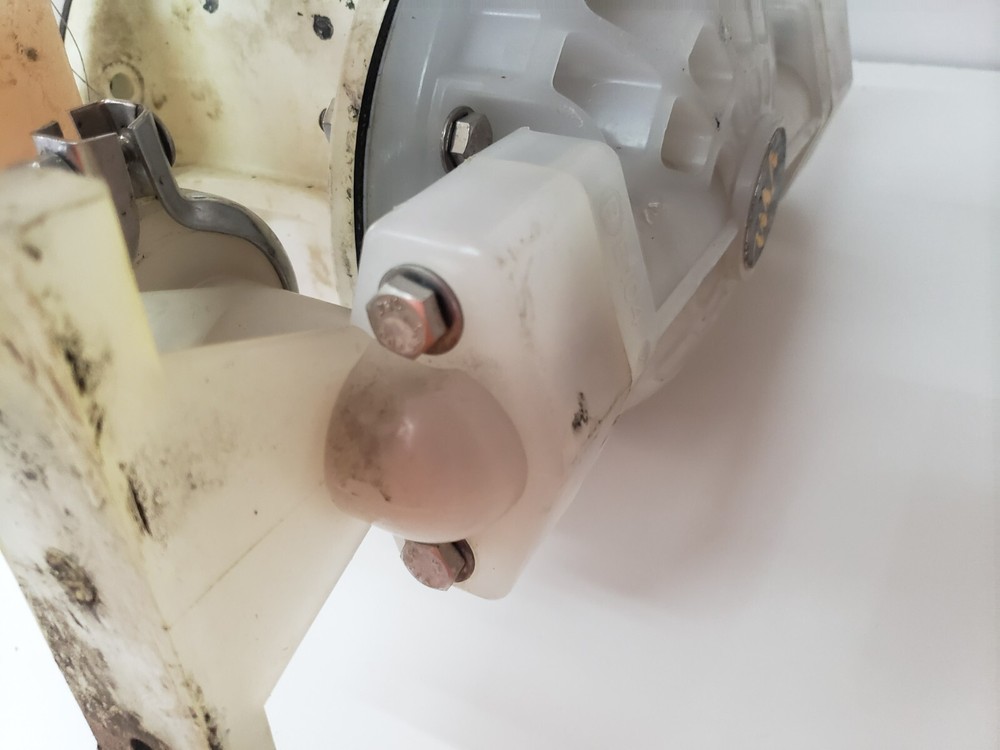Versamatic Diaphragm Pump E1PP5F5T9C-CP Warren Rupp