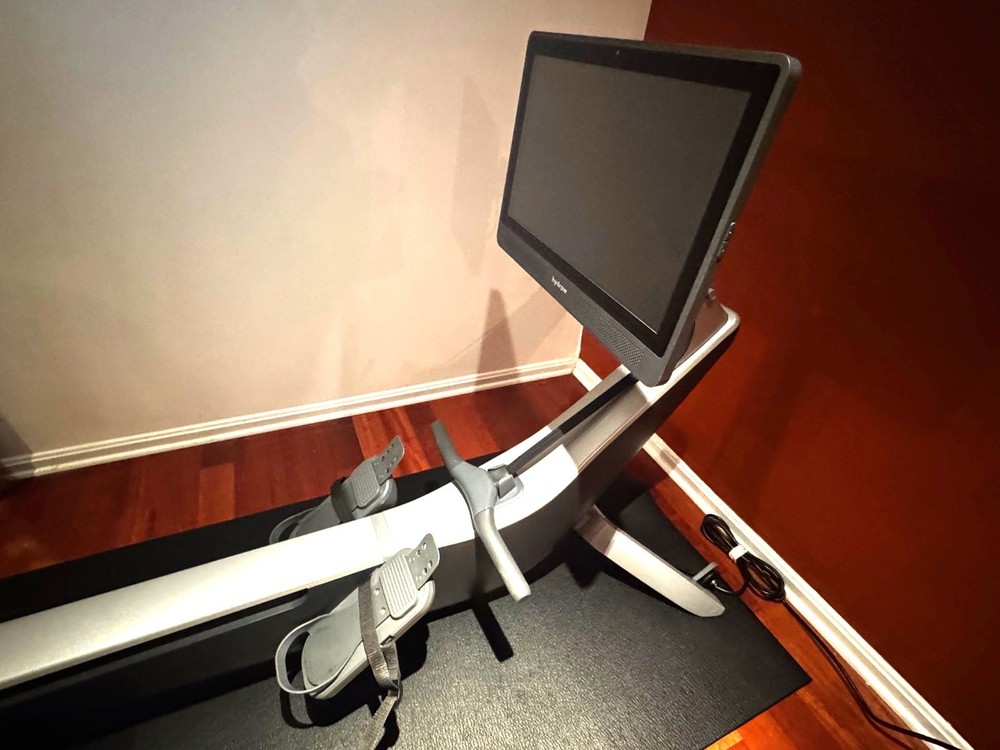 Hydrow Rower High-Quality Professional Rowing Machine with Original Mat