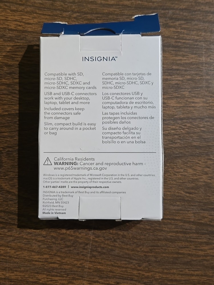 Insignia USB-C / USB 3.0 to SD and microSD Memory Card Reader