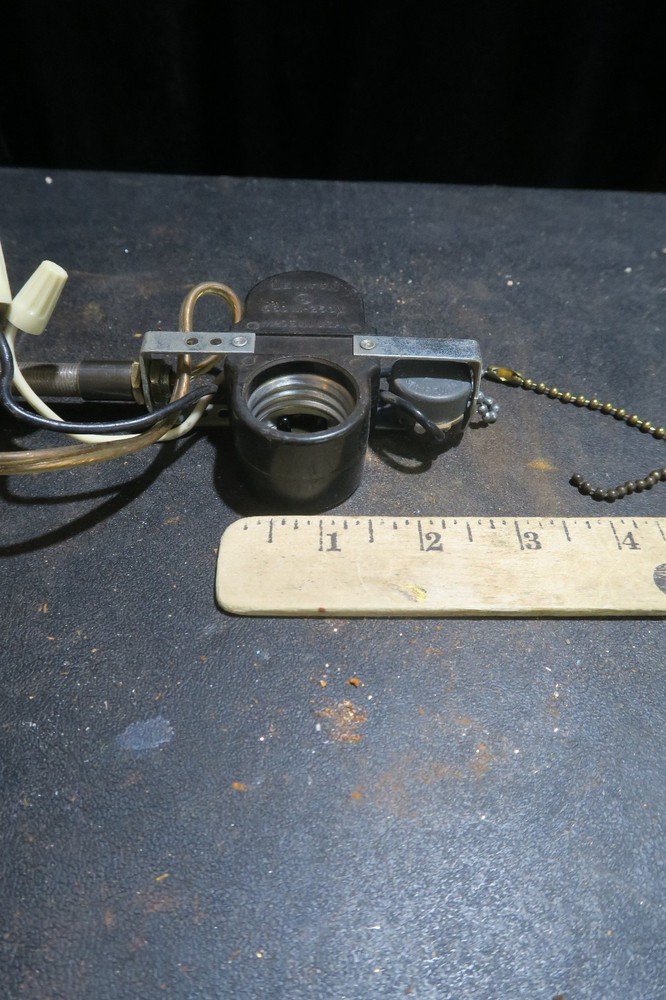 Double socket bakelite pull down switch Part Vintage Chandelier cluster LEVITON