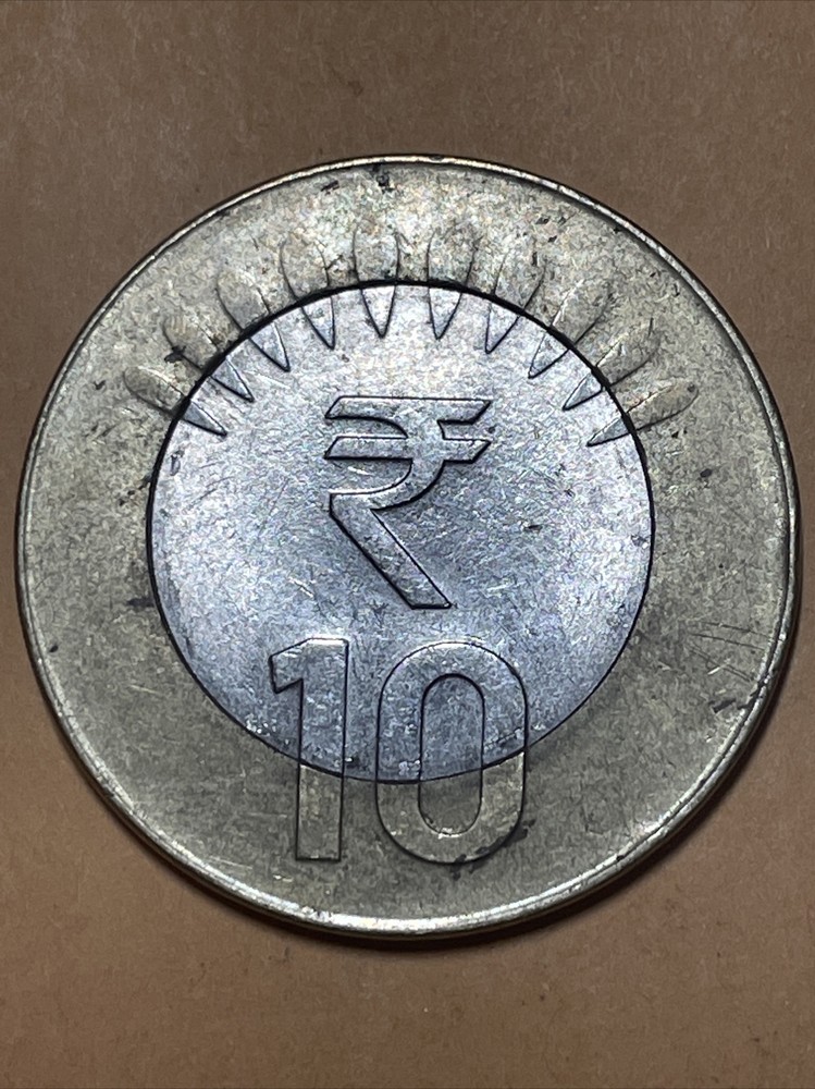 India 10 Rupees Current Circulated Bimetallic Coin Dated 2014