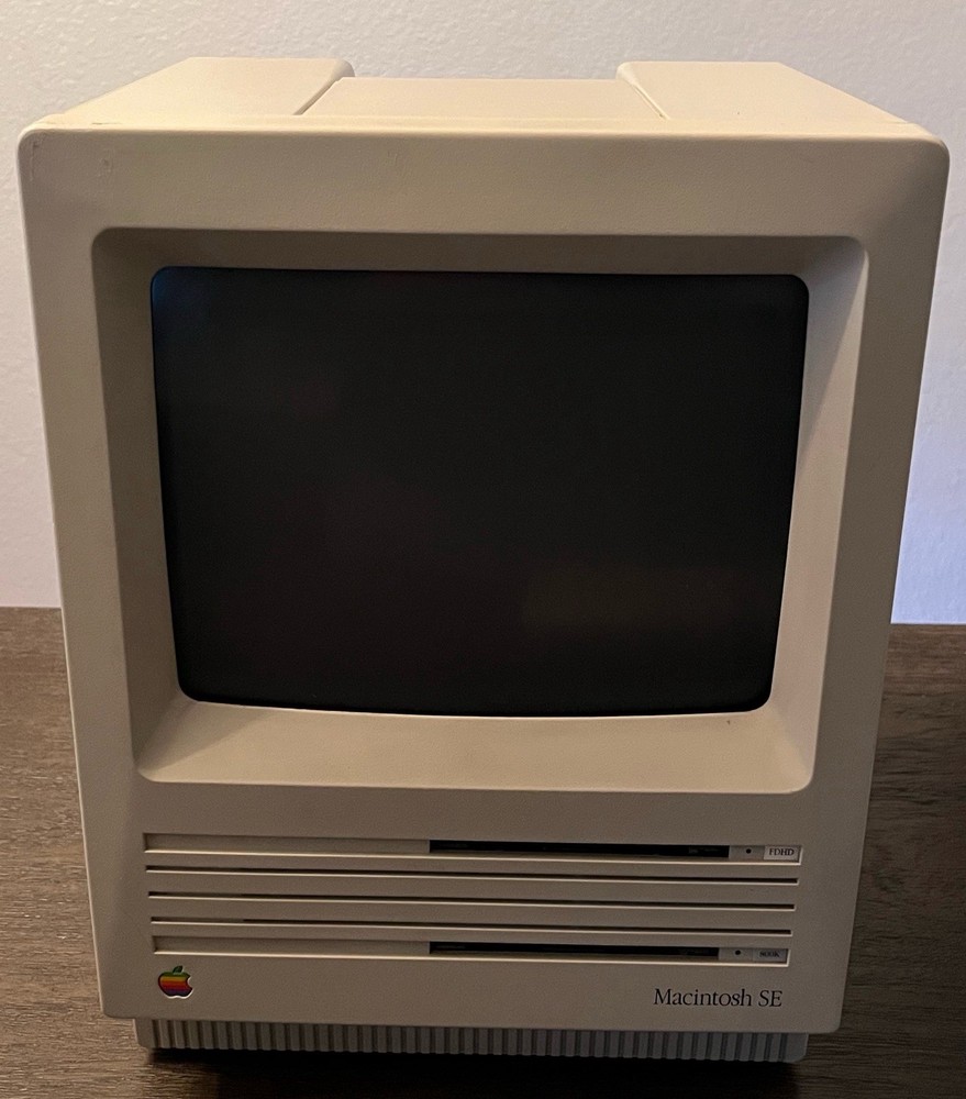 Apple Macintosh SE 1986, Model M5010, Tested & Working | W/ Keyboard & Mouse