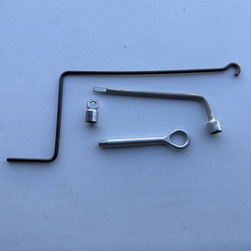 2000-2007 TOYOTA HIGHLANDER Emergency Jack Tool Kit Set