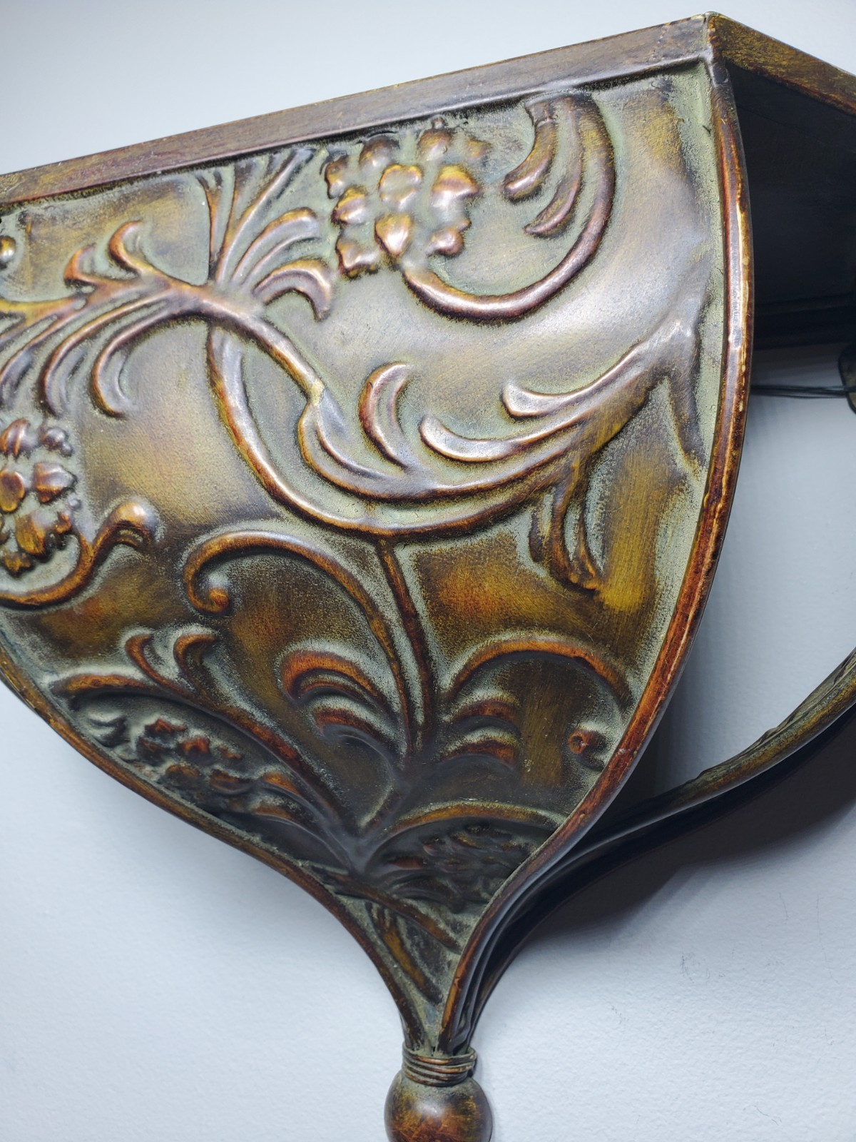 Large Ornate Tuscan Style Metal Wall Sconce 12" x 11" x 6"