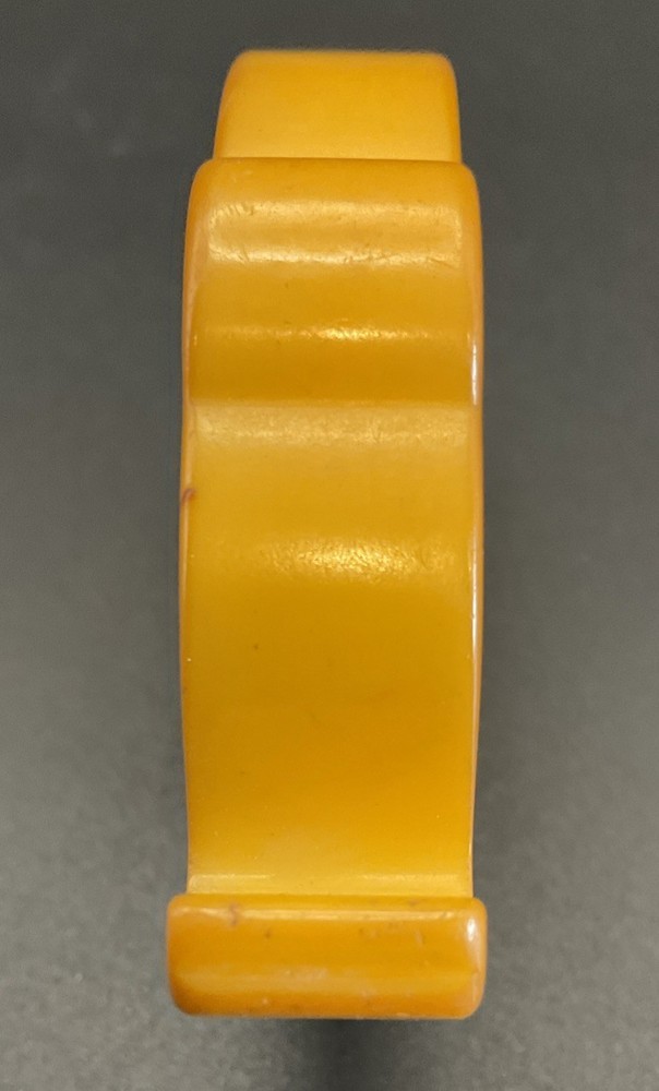 VINTAGE CATALIN BAKELITE BUTTERSCOTCH ELEPHANT NAPKIN RING READ