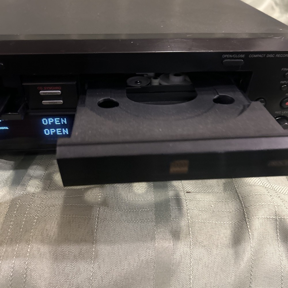 Sony 5 Cd Changer RCD-W500C