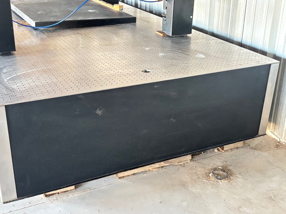 TMC Micro-g Optical Vibration Isolation 12' x 5' Table CleanTop & Honeycomb Core