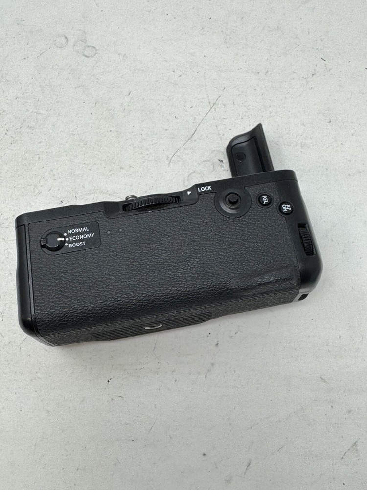 FUJIFILM VG-XT4 Vertical Battery Grip w/Battery Insert, Clean