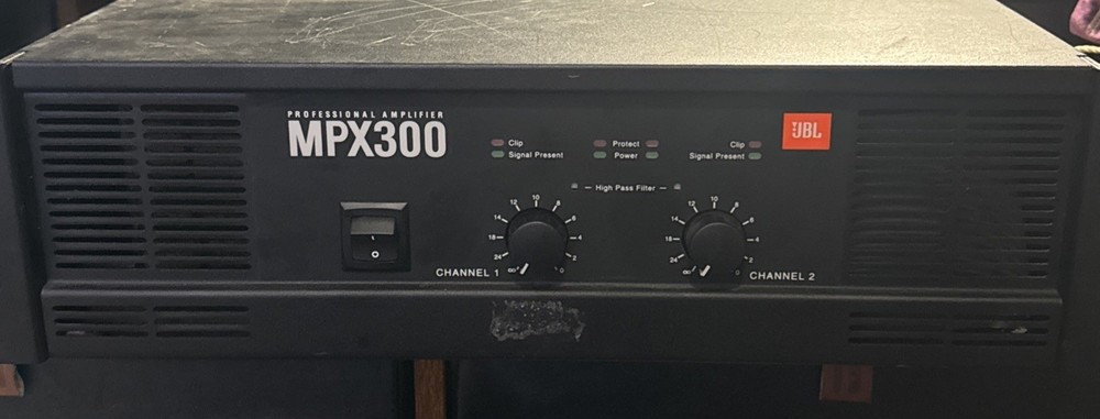 JBL MPX 300 POWER AMPLIFIER Turns On Untested