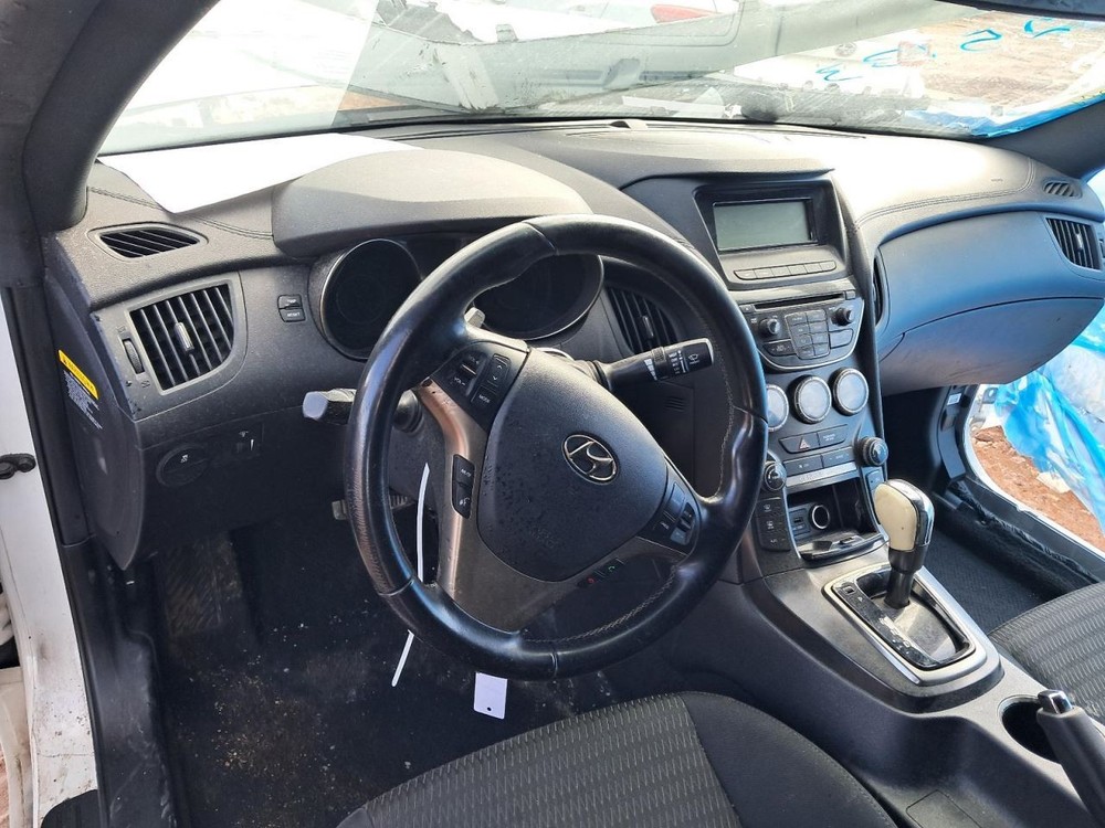 GENESIS 2013 Glove Box 4886054