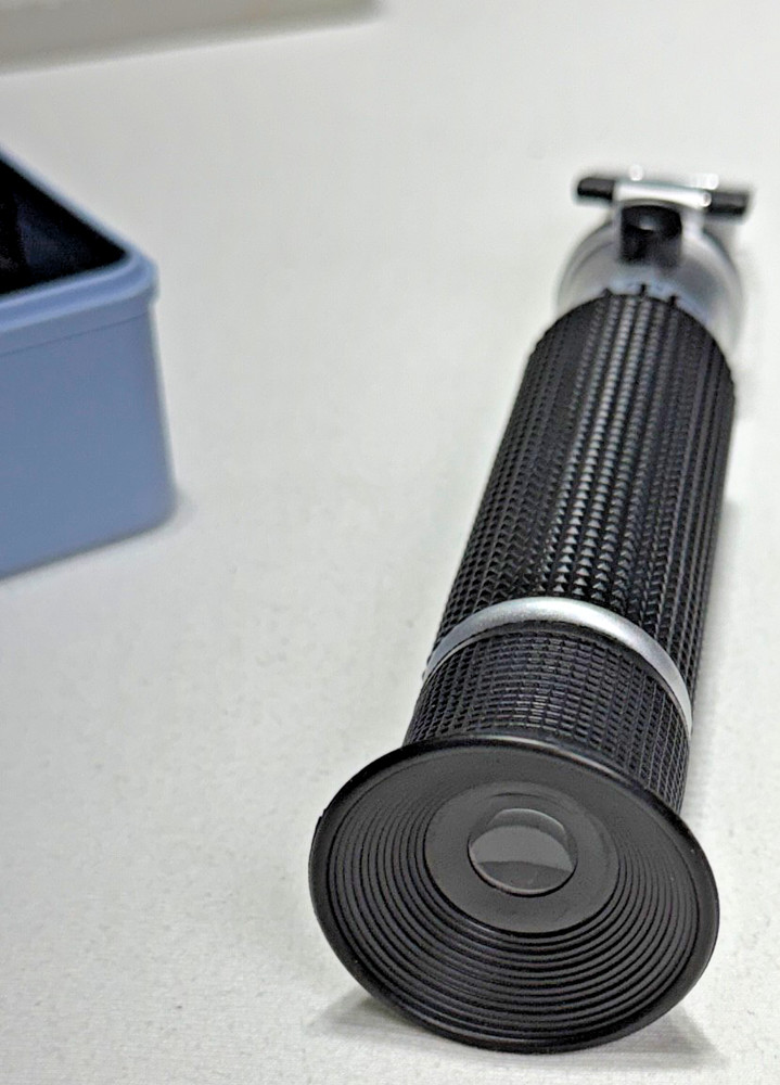 Salinity Refractometer ATC Optical Tester Aquarium Marine w Case New