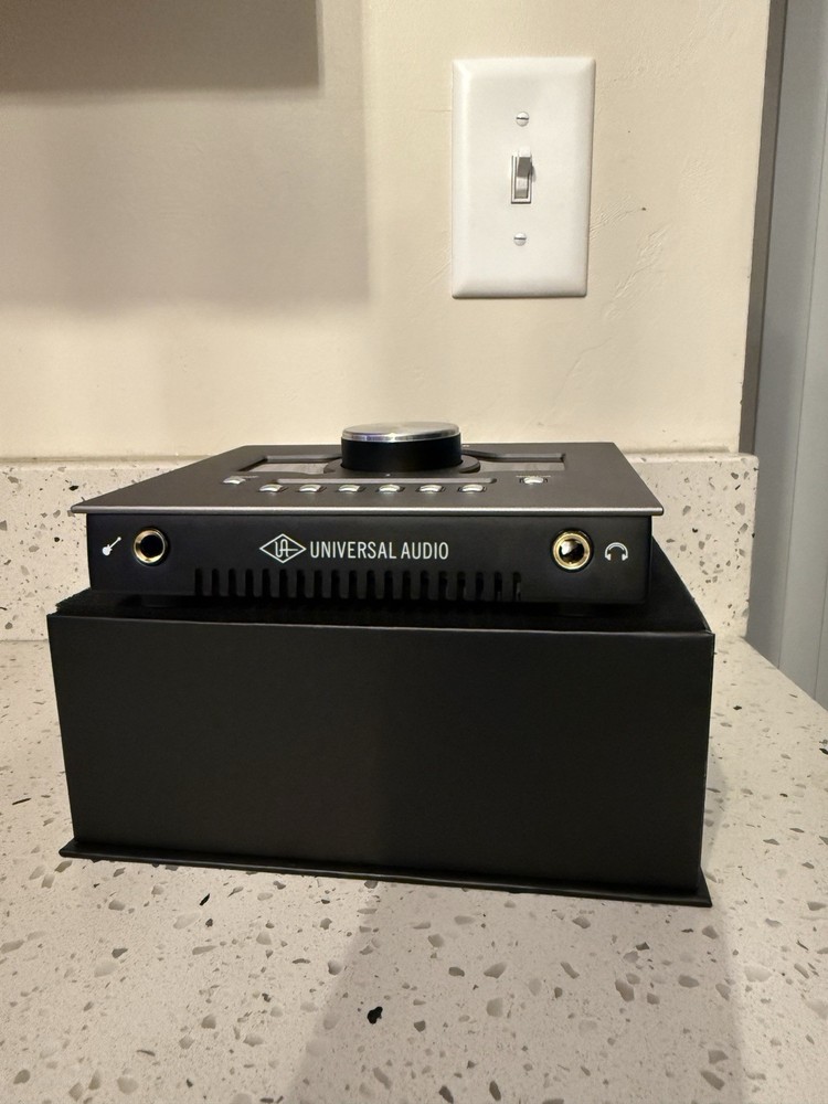 Universal Audio Apollo Twin X USB 3 Desktop Audio Interface, 2 Mic, Talkback