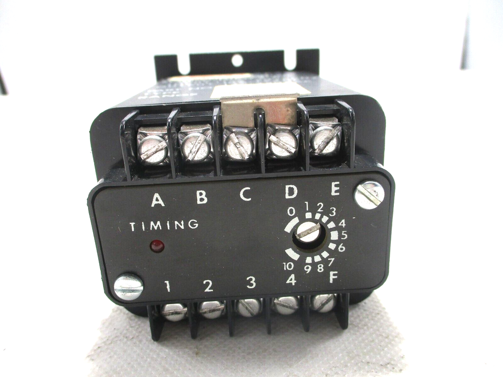 NEW ISSC 1013-1G1B TIMING RELAY .06-10 SEC.