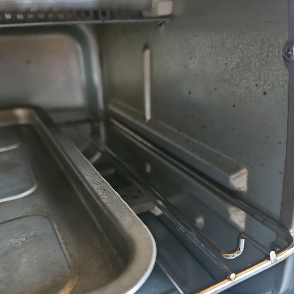 Black & Decker TO1700SG: Toaster Oven - Silver