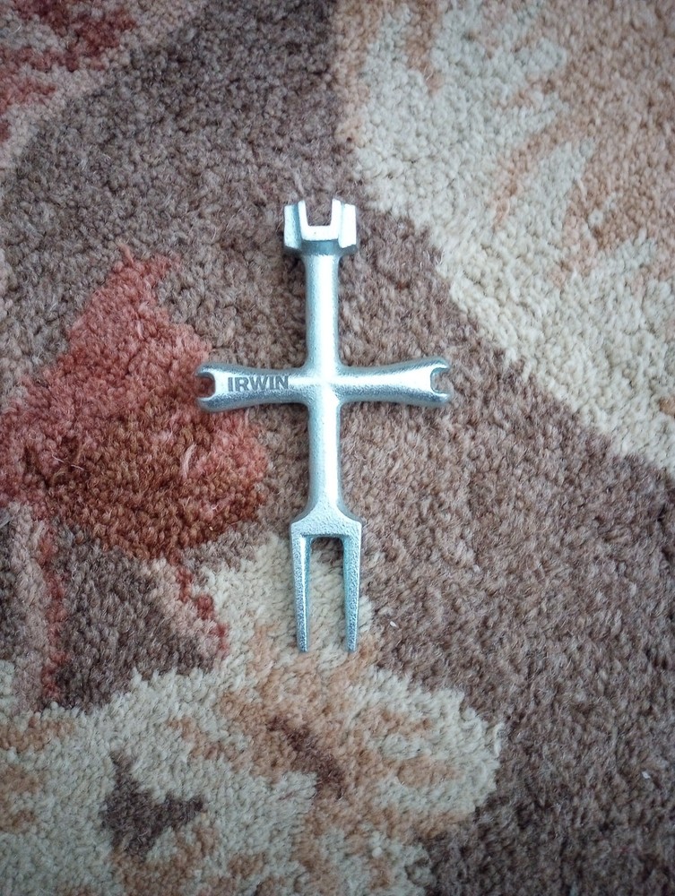 IRWIN Drain Removal Plug Wrench