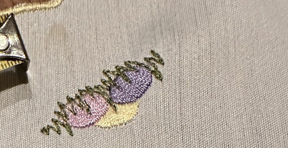 Embroidered Easter Chick, Easter Egg Scalloped Edge Doily *READ*